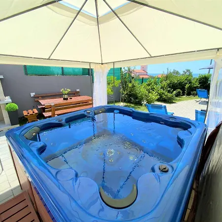 Lux Sea Shell With Jacuzzi * Makarska