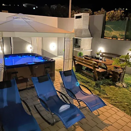Lux Sea Shell With Jacuzzi Apartament