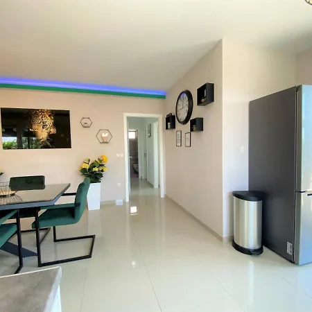 Lux Sea Shell With Jacuzzi Apartament