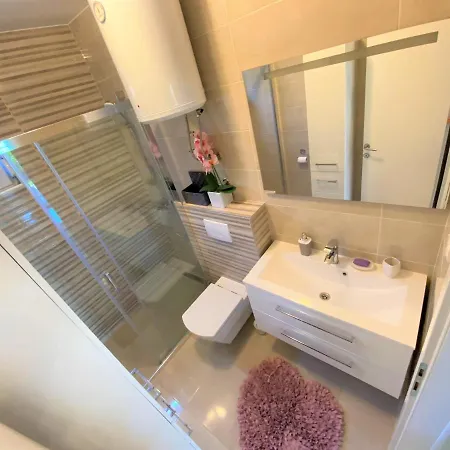 Lux Sea Shell With Jacuzzi *