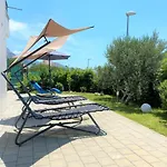 Lux Sea Shell With Jacuzzi *
