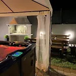 Lux Sea Shell With Jacuzzi דירה *