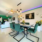 Lux Sea Shell With Jacuzzi * מאקרסקה