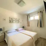 דירה Lux Sea Shell With Jacuzzi מאקרסקה