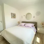 דירה Lux Sea Shell With Jacuzzi מאקרסקה