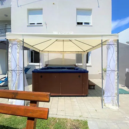 아파트 Lux Sea Shell With Jacuzzi 마카르스카