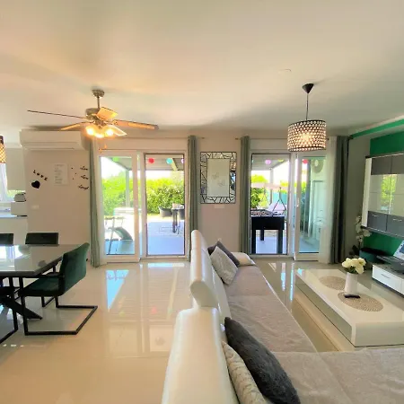 Lux Apartment Sea Shell With Jacuzzi *