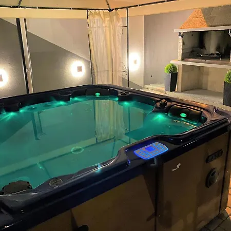 아파트 Lux Sea Shell With Jacuzzi 마카르스카