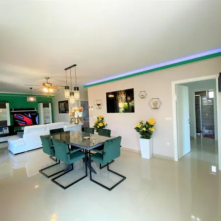 Lux Sea Shell With Jacuzzi דירה