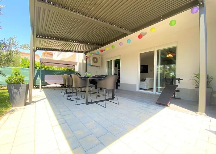 Lux Apartment Sea Shell With Jacuzzi Apartment Makarska