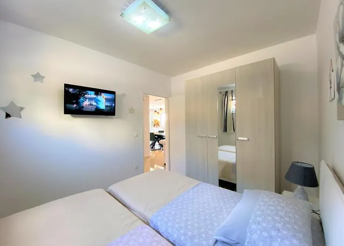 Lux Apartment Sea Shell With Jacuzzi Makarska